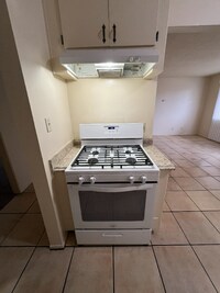 Building Photo - 224 E Granger Ave