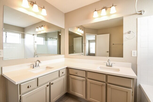 Building Photo - 6143 W Harrison St