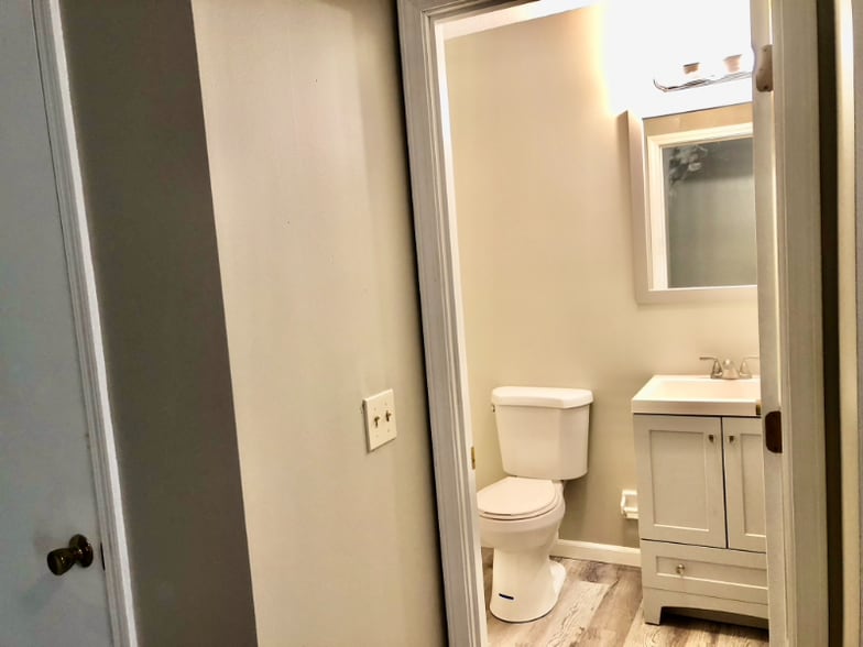 Building Photo - 9 Strawberry Bank Rd