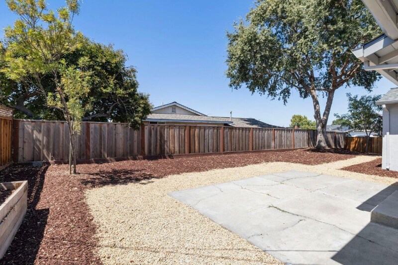 Building Photo - 480 Chinook Ln