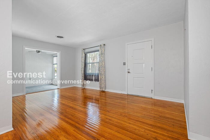 Building Photo - 5600 Tangerine Ave S