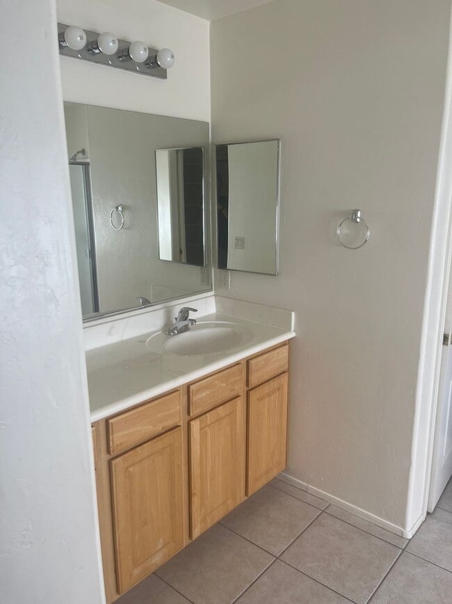 Building Photo - 8342 S Hunnic Dr