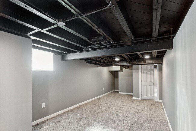 Building Photo - 5883 N 84th St