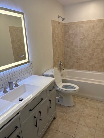 Building Photo - 5724 Boynton Crescent