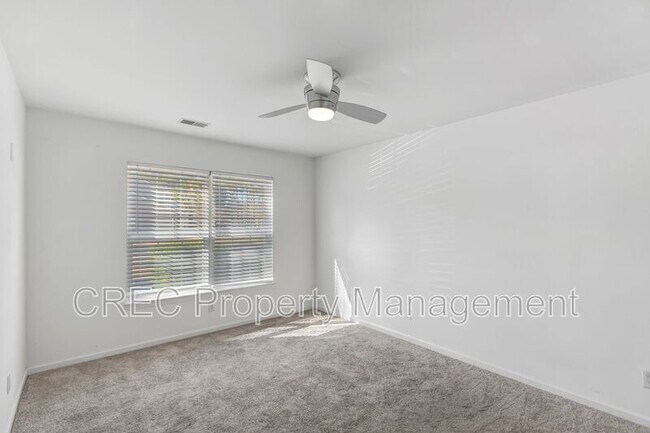 Building Photo - 9176 Maple Grove Dr