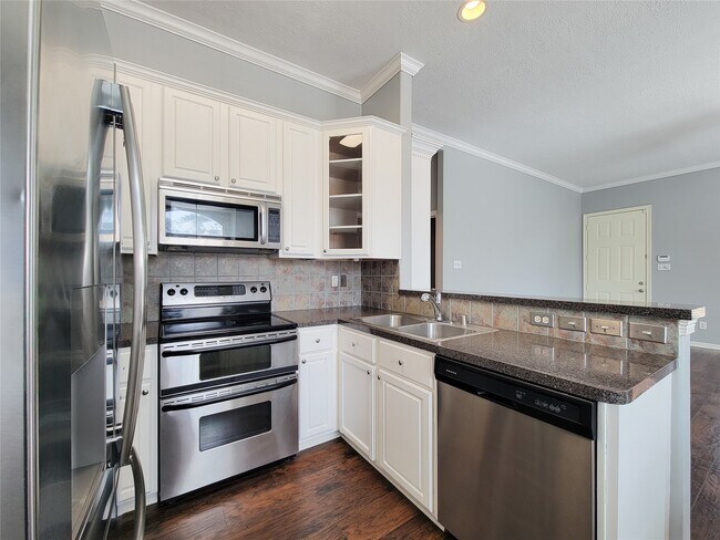Building Photo - 12755 Mill Ridge Dr