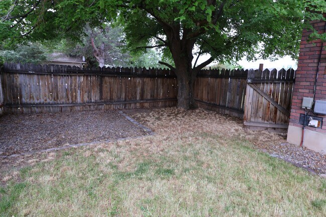 Building Photo - 1060 N 375 W