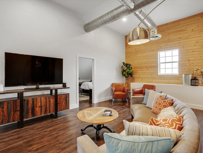 Building Photo - 1400 Shadow Brook Trail