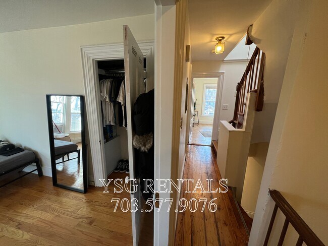 Building Photo - 25 Linwood St