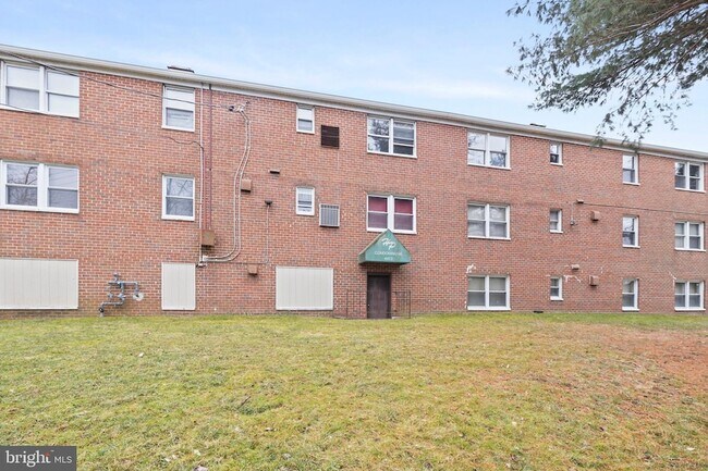 Building Photo - 4412 Falls Bridge Dr