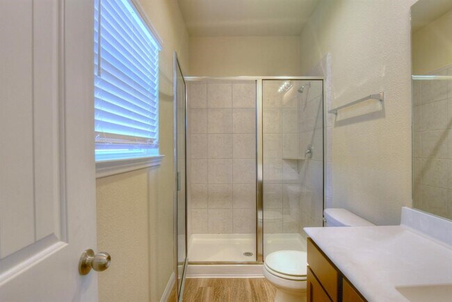 Building Photo - 3213 Buttercup Dr