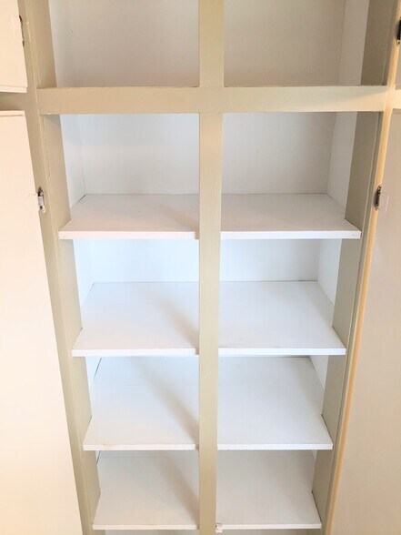 Bathroom Storage - 732 W Shiawassee St
