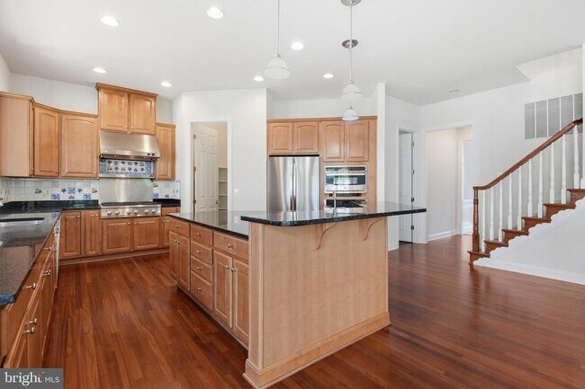Building Photo - 5285 Meadow Estates Dr