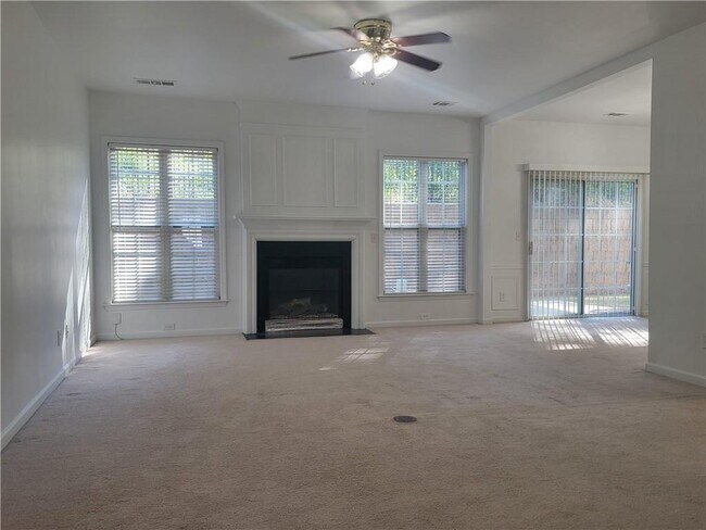 Building Photo - 2448 Fairlie Dr