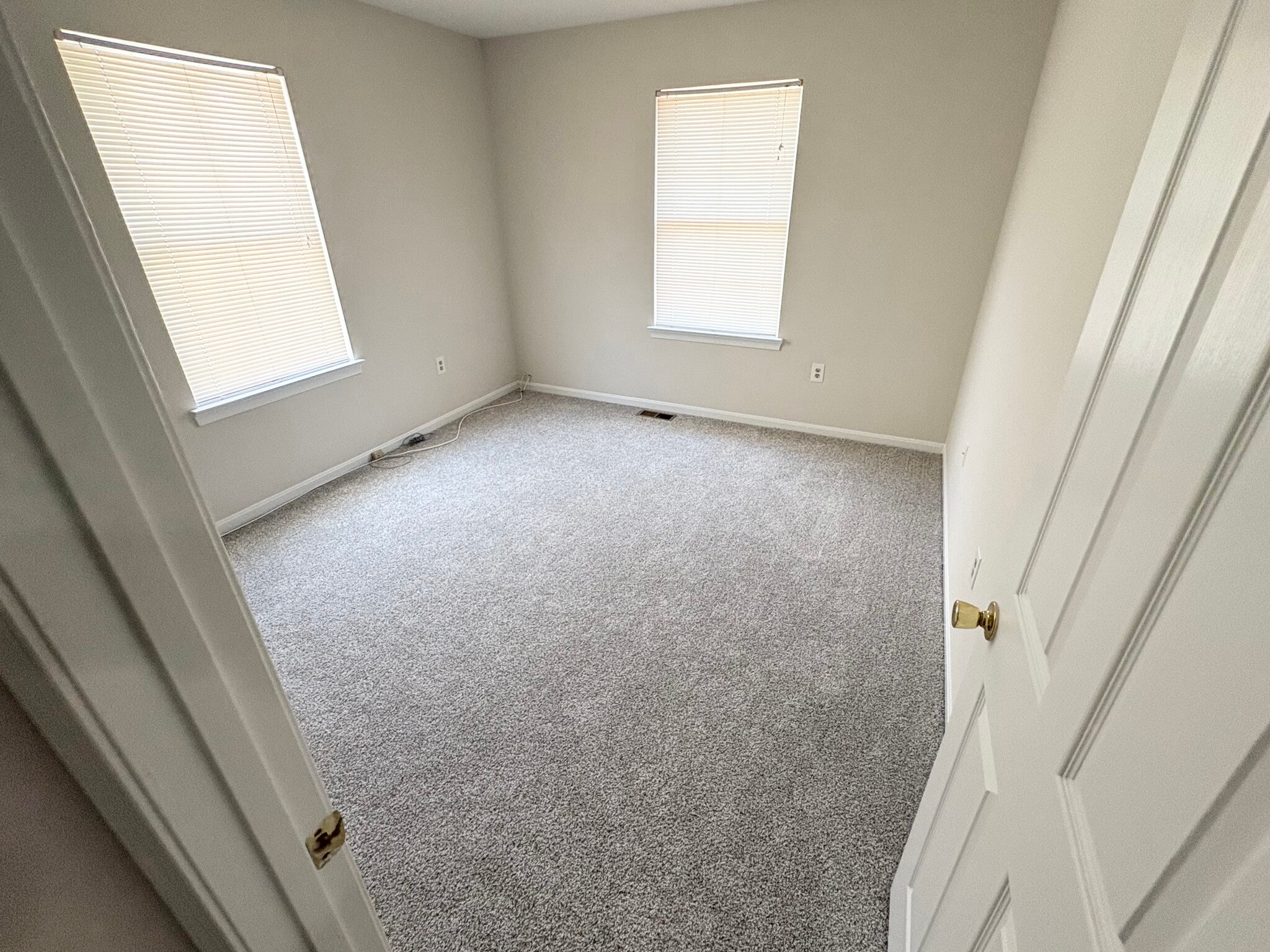 Building Photo - 2510 Smoketree Ln