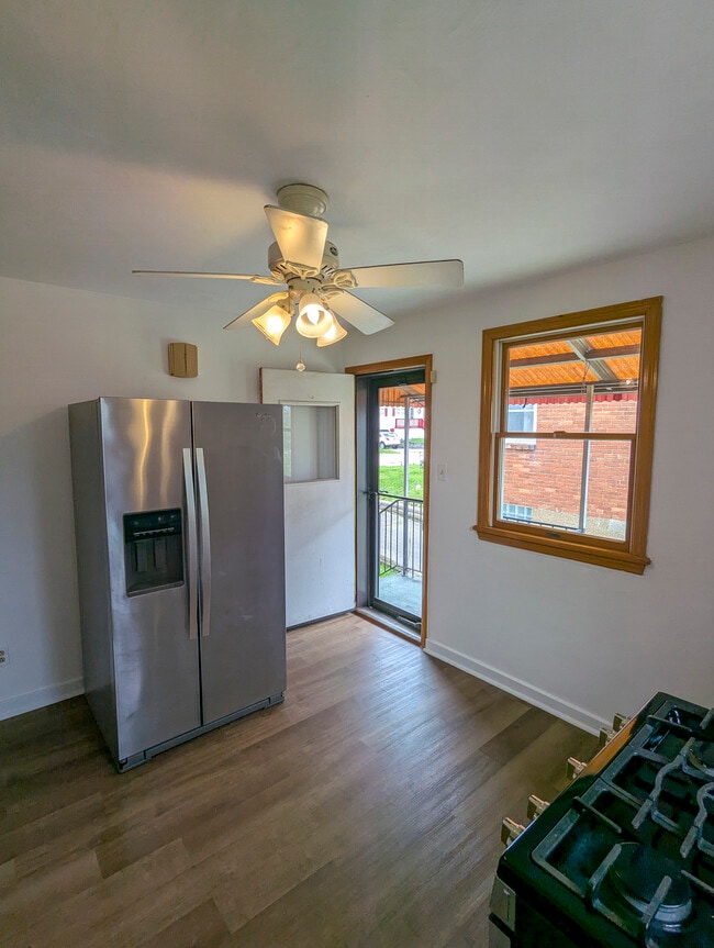 Building Photo - 713 Overhill Dr