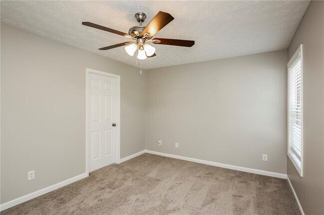 Building Photo - 8040 Paddocks Mill Dr