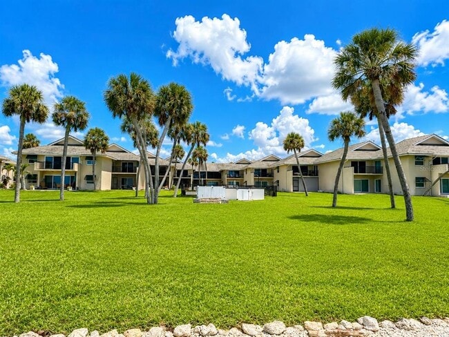 Building Photo - 4660 Ocean Blvd