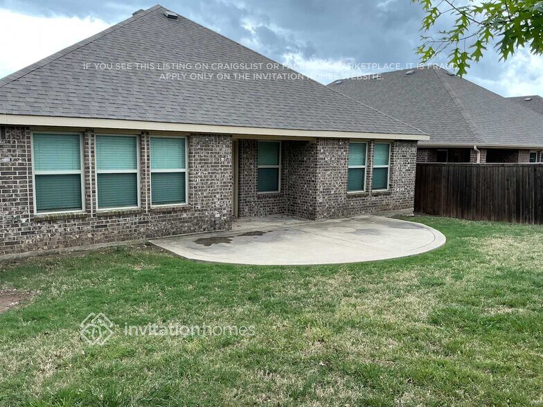 Building Photo - 753 Jamestown Ln