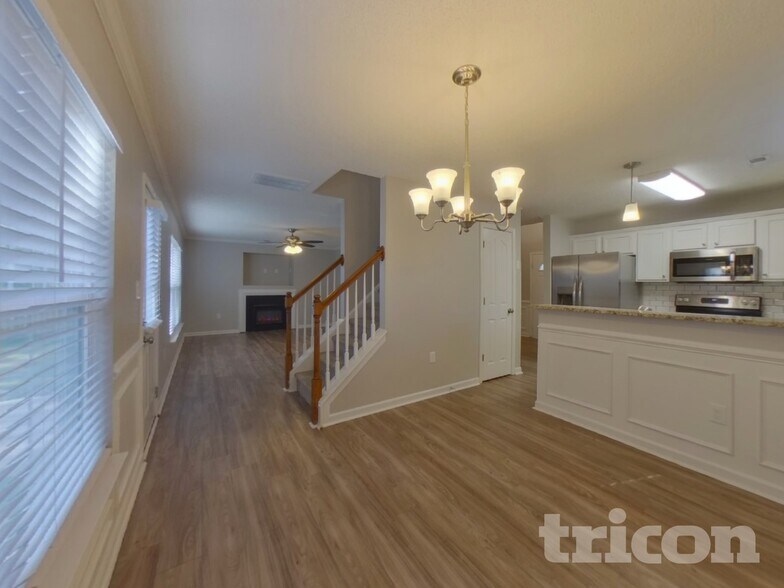 Building Photo - 7310 Ravanna Dr