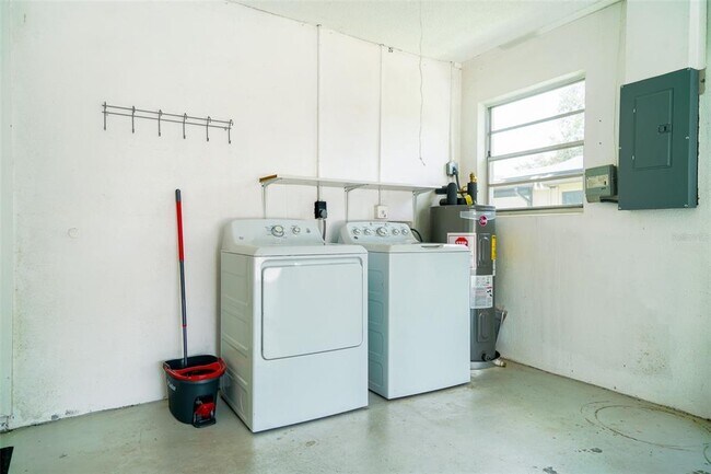 Building Photo - 3139 Iverson St