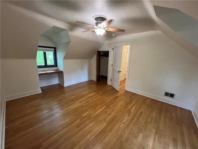 Building Photo - 127 Westland Dr