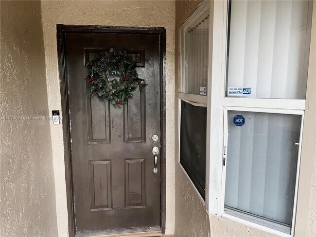 Building Photo - 775 SW 113th Way