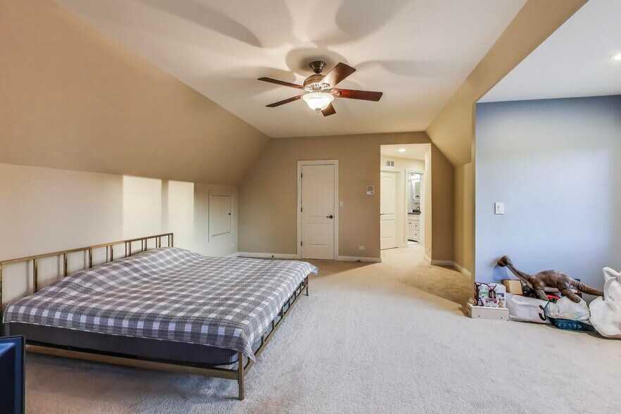 Building Photo - 23W711 Hobson Rd