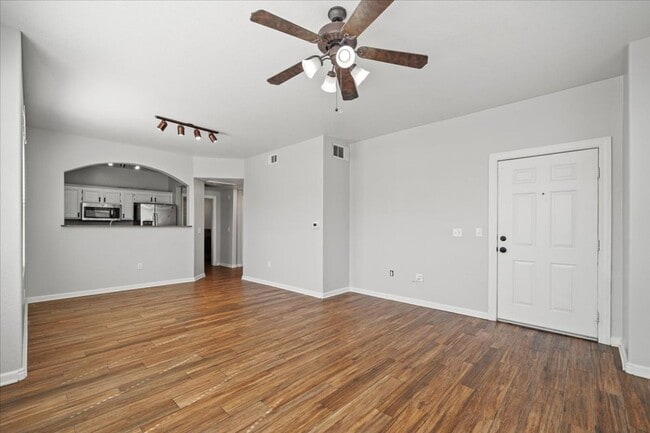 Building Photo - New Paint- 1 Bd Retreat, Community Pool, S...
