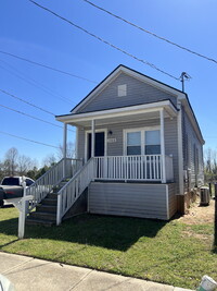 Building Photo - 1400 Maple St