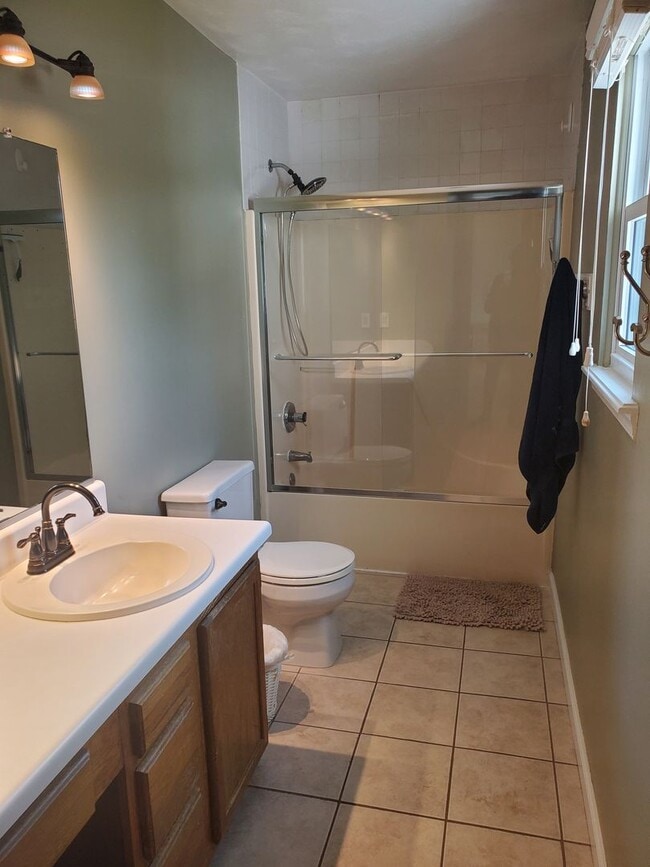 Building Photo - Deep Creek