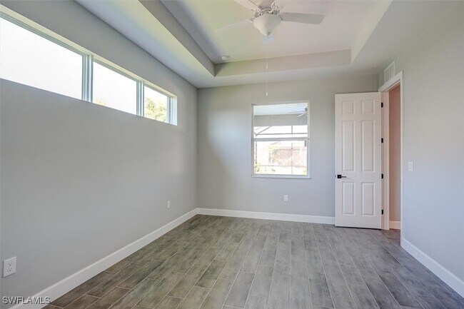 Building Photo - 428 SW 28th Pl