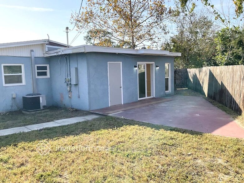 Building Photo - 508 Zinnia Dr