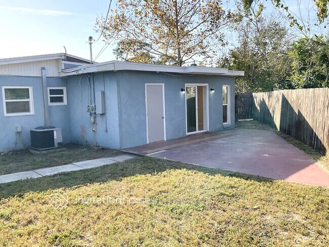 Building Photo - 508 Zinnia Dr