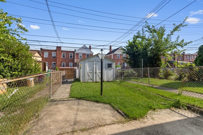 Building Photo - 3725 Elmley Ave