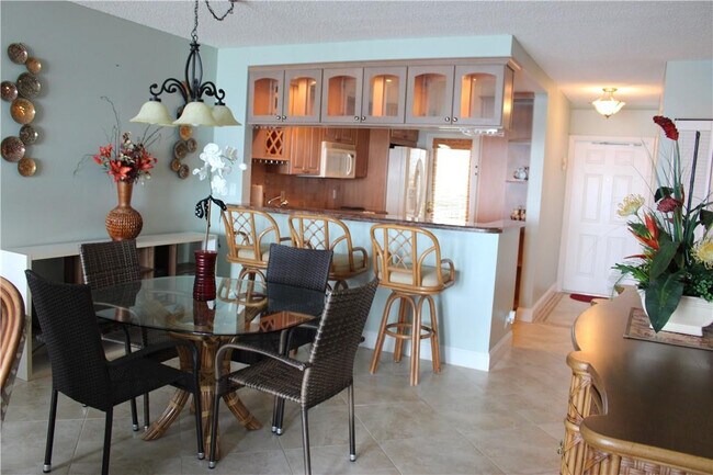 Building Photo - 750 N Ocean Blvd