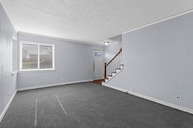 Building Photo - 307 W Morton St