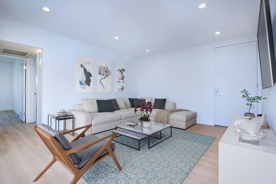 Interior Photo - A Santa Monica Sanctuary: 834 Fourth Street