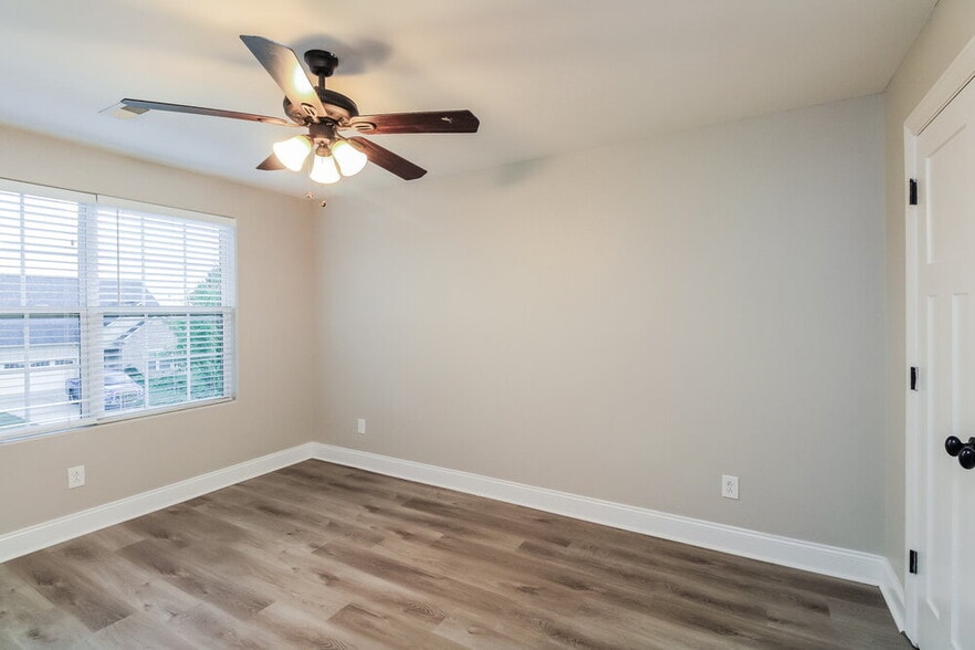 Building Photo - 2640 Candlewick Ct