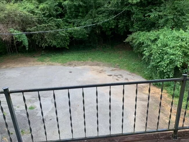 Building Photo - Spacious home in Florence, AL - Walking di...