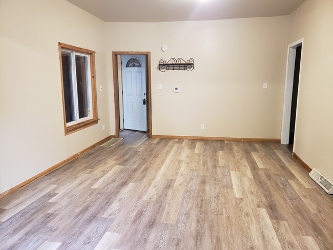 Building Photo - 912 S 4th Ave