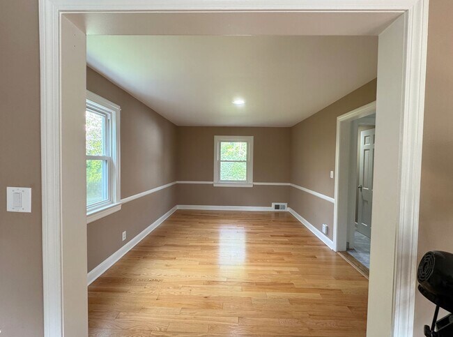 Building Photo - "COMING SOON" Stylish 4-Bedroom Home with Large Backyard in Tenafly, NJ
