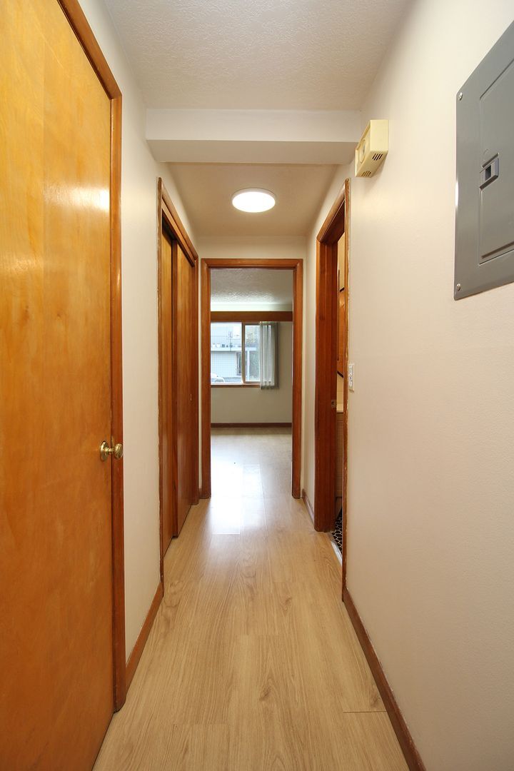 Building Photo - 3200-3236 SW Marigold St