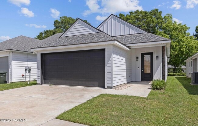 Building Photo - 211 Alpine Dr