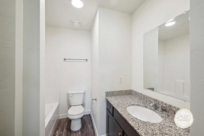 Building Photo - Dublin Farms Townhomes