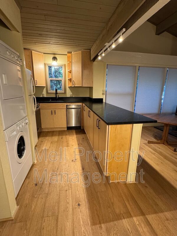 Building Photo - 199 E Cutty Sark