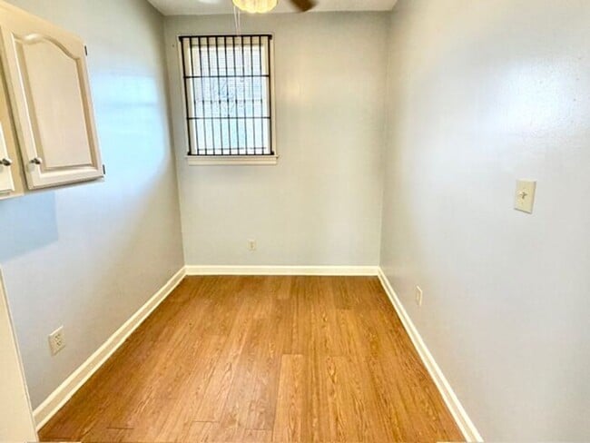 Building Photo - Now Leasing In Near Overton Park and Arts District- 4-bedroom 1.5 Bath Available Now!