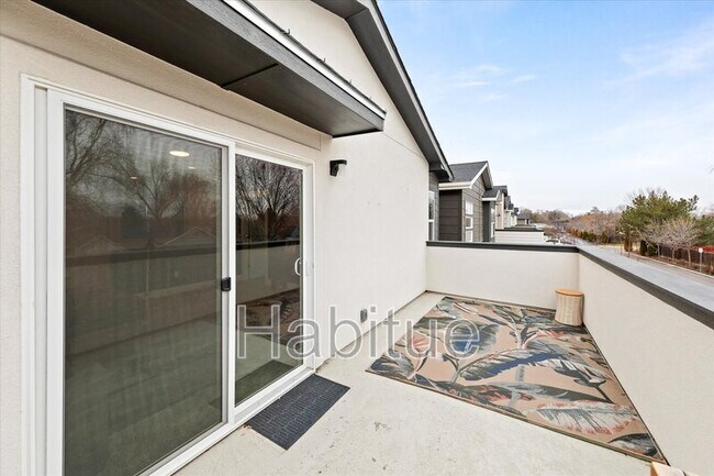 Building Photo - 917 E Bissett St