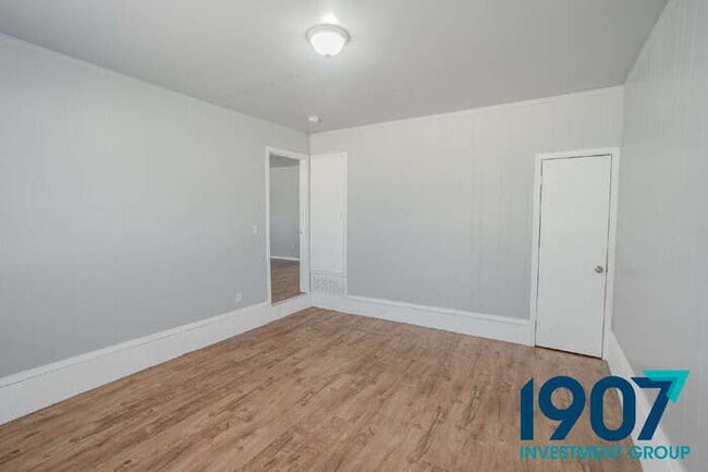 Building Photo - Charming 3-Bedroom Home in Del City - Read...