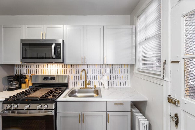 Building Photo - 4000 Vine St